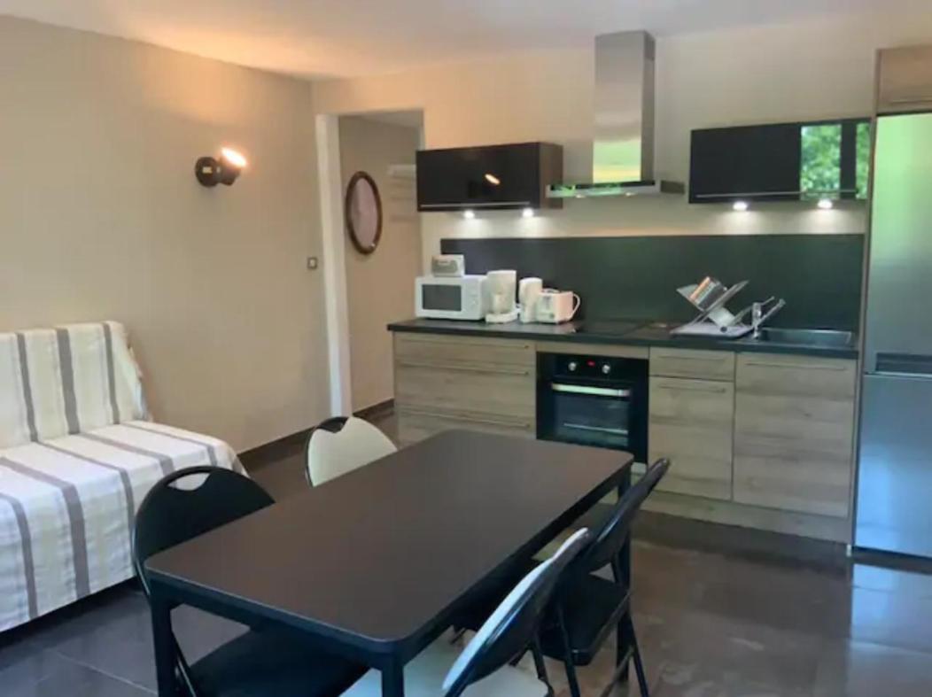 Appartement Centre Historique De Frejus - Face A La Mairie Extérieur photo